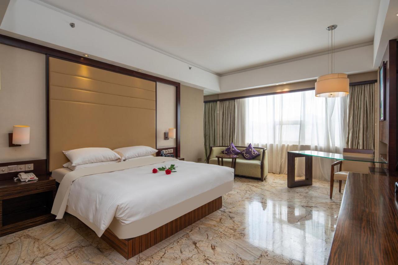 King Royal Hotel Yunfu المظهر الخارجي الصورة