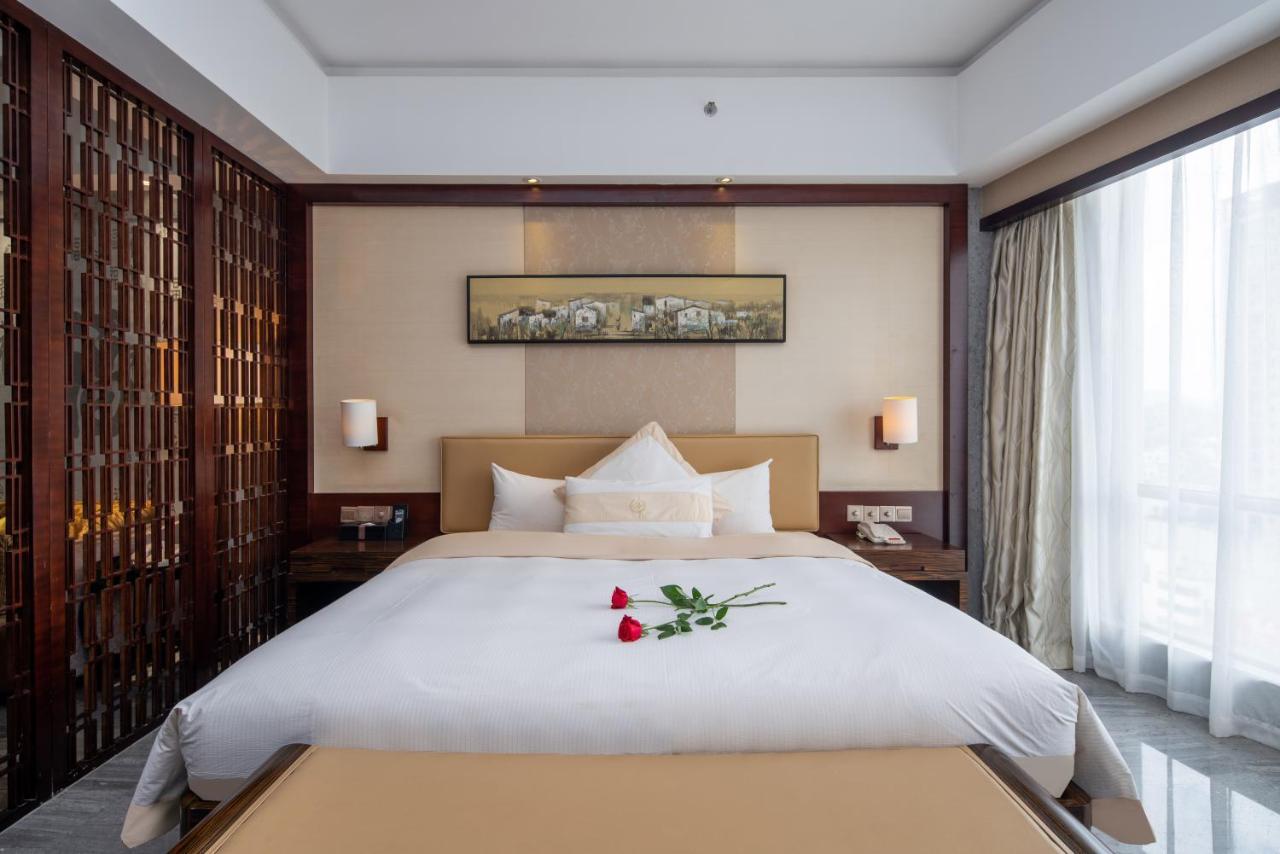 King Royal Hotel Yunfu المظهر الخارجي الصورة